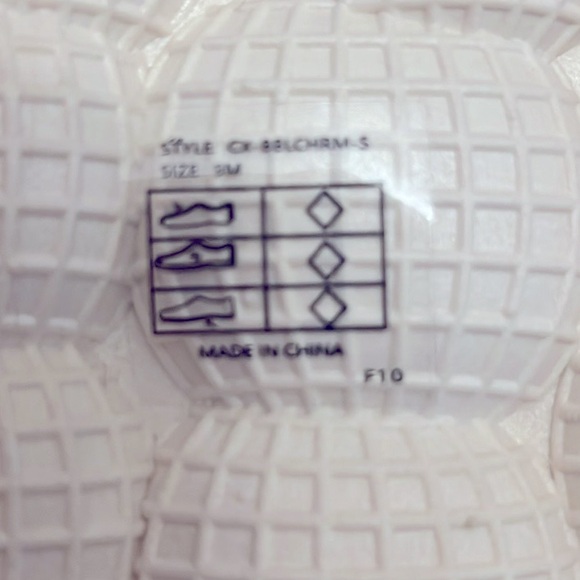 CoXist-Bubble Slides w/ Designer Inspired Charms-Sz 9-NWT - Picture 6 of 7